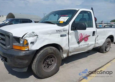 2001 Ford F-250 Xl/Xlt z USA, uszkodzony, nr VIN 1FTNF20L81EB33121